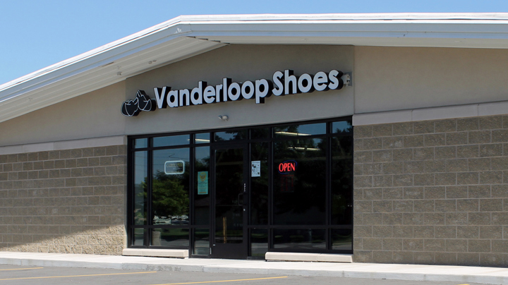 nearest shoe shop to my location